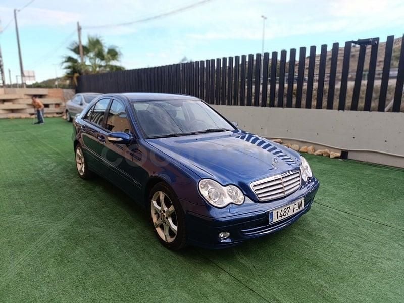Usado Mercedes C180 Sport Edition 143 CV (105 kW) 2007 Azul Berlina