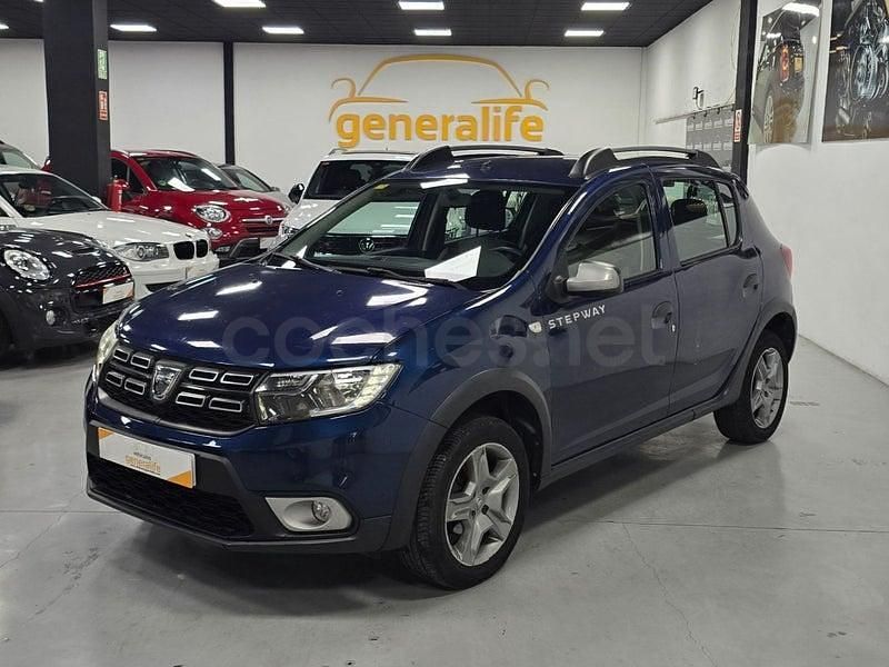 Usado Dacia Sandero Lauréate 90 CV (66 kW) 2017 Azul Berlina