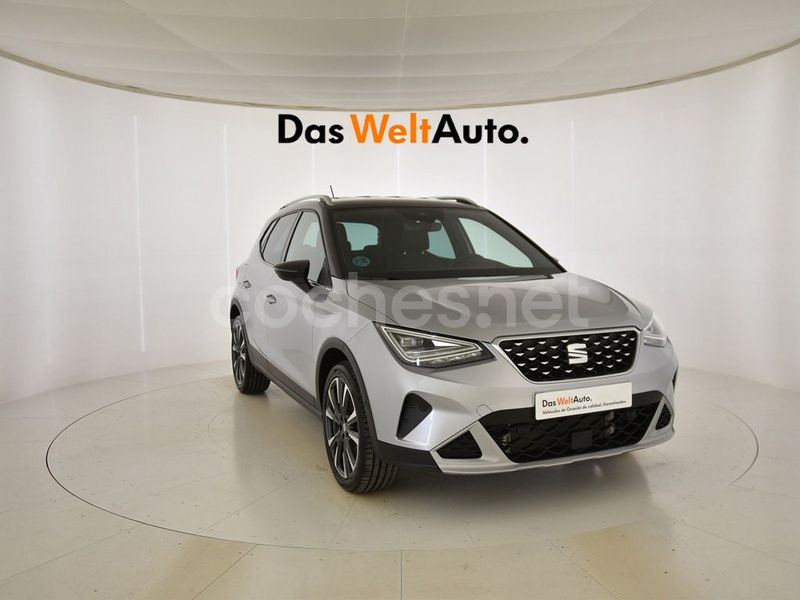 Gris / plata Usado 2024 Seat Arona FR SUV | 22.990 € (Un poco caro) - Imagen 1/4