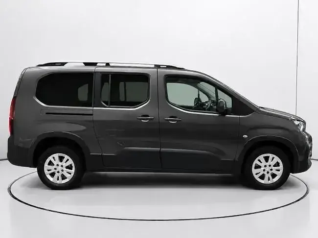 Usado Peugeot Rifter Allure 130 CV (95 kW) 2020 Gris Monovolumen