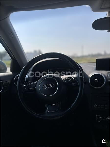 Usado Audi A1 Sportback Attraction 105 CV (77 kW) 2012 Blanco Utilitario