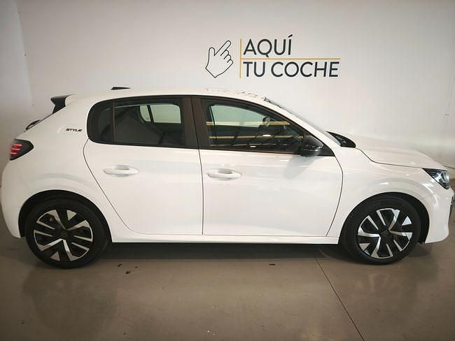Usado Peugeot 208 Style 100 CV (73 kW) 2024 Blanco Utilitario