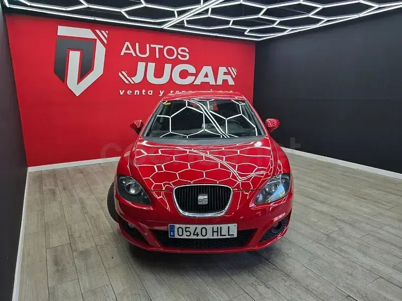 Usado Seat Leon Style 105 CV (77 kW) 2012 Rojo Berlina