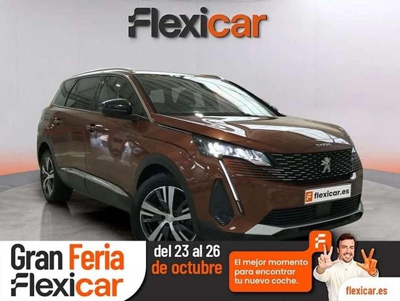 Naranja Usado 2023 Peugeot 5008 Allure Monovolumen | 23.690 € (Buen precio) - Imagen 1/4