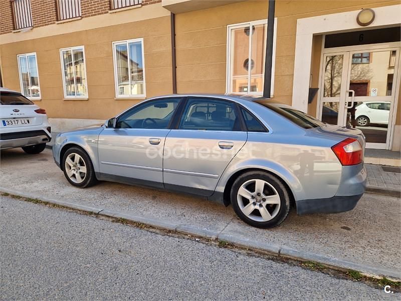 Usado Audi A4 S-Line 130 CV (95 kW) 2002 Azul Berlina