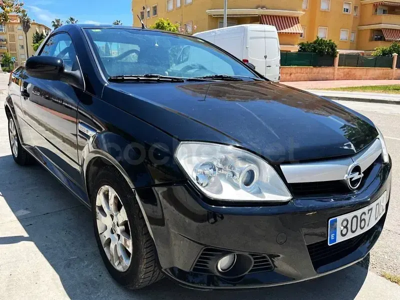 Usado Opel Tigra Sport 70 CV (51 kW) 2005 Negro Descapotable