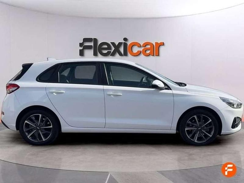 Usado Hyundai i30 120 CV (88 kW) 2021 Blanco Utilitario