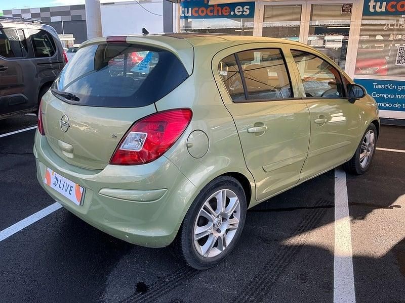 Usado Opel Corsa Enjoy 80 CV (58 kW) 2007 Verde Utilitario