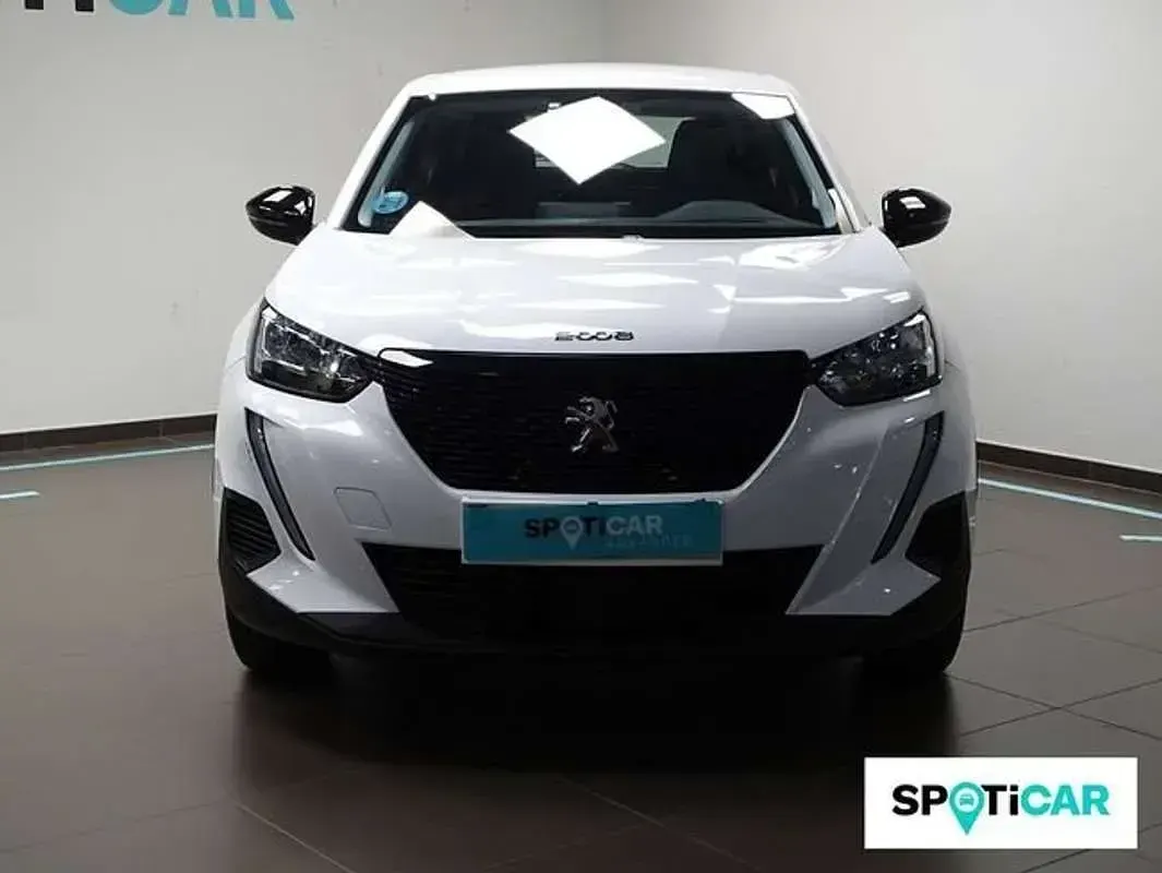 Usado Peugeot 2008 Active 110 CV (80 kW) 2021 Blanco SUV