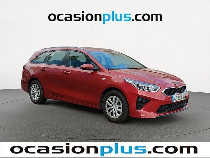 Usado Kia Ceed 120 CV (88 kW) 2021 Rojo Utilitario