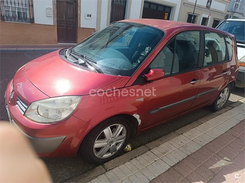 Usado Renault Scénic II Dynamique 100 CV (73 kW) 2005 Rojo Monovolumen