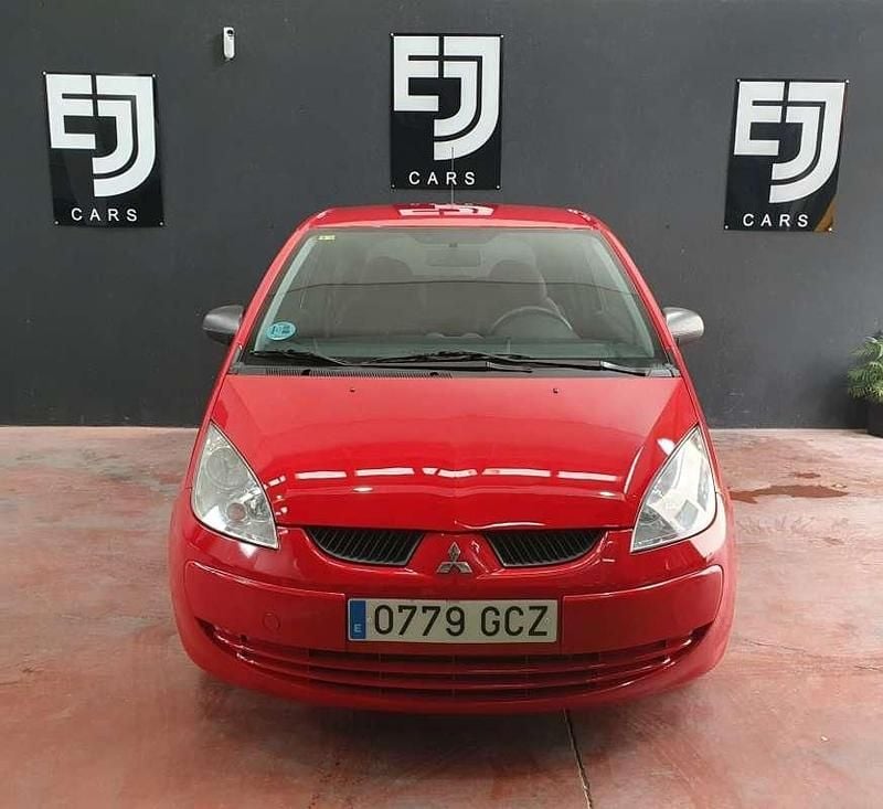 Usado Mitsubishi Colt Inform 75 CV (55 kW) 2008 Rojo Utilitario