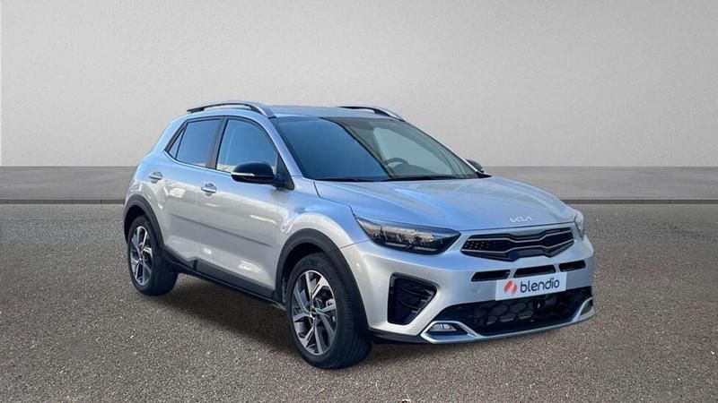 Usado Kia Stonic GT-Line 100 CV (73 kW) 2024 Gris SUV