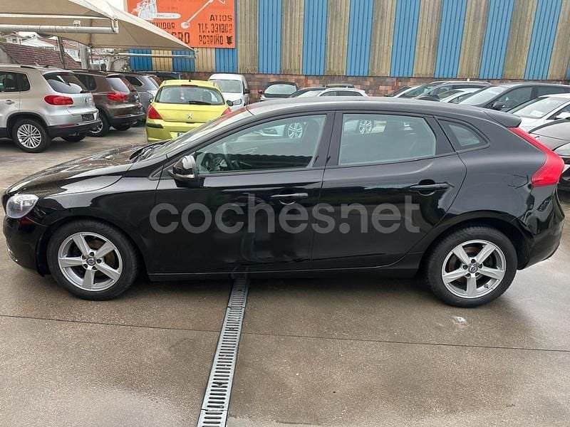Usado Volvo V40 115 CV (84 kW) 2015 Negro Berlina