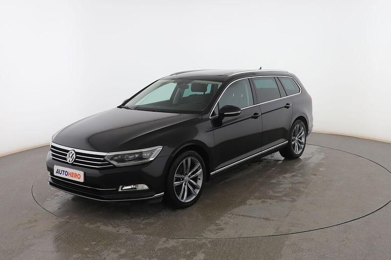 Usado VW Passat Sport 150 CV (110 kW) 2015 Negro Familiar