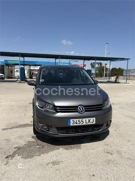 Usado VW Touran Advance 105 CV (77 kW) 2010 Gris / plata Monovolumen