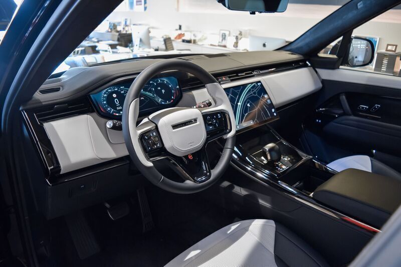 Usado Land Rover Range Rover Sport 635 CV (467 kW) 2024 Negro SUV