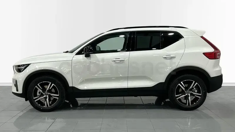 Usado Volvo XC40 Plus 163 CV (119 kW) 2025 Blanco SUV