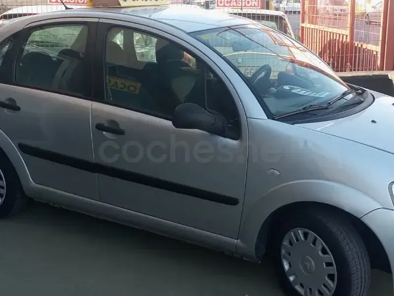 Usado Citroën C3 61 CV (44 kW) 2005 Gris / plata Berlina