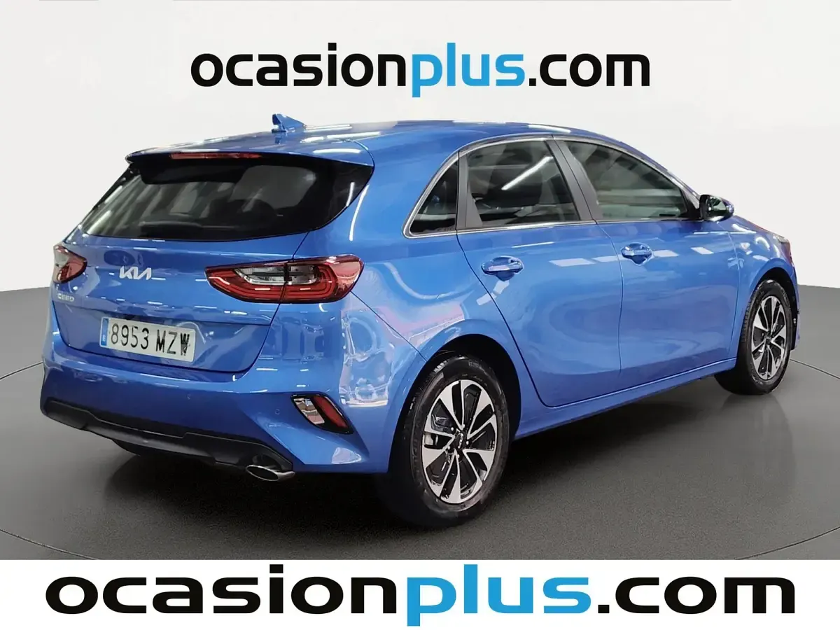 Usado Kia Ceed 101 CV (74 kW) 2025 Azul Utilitario