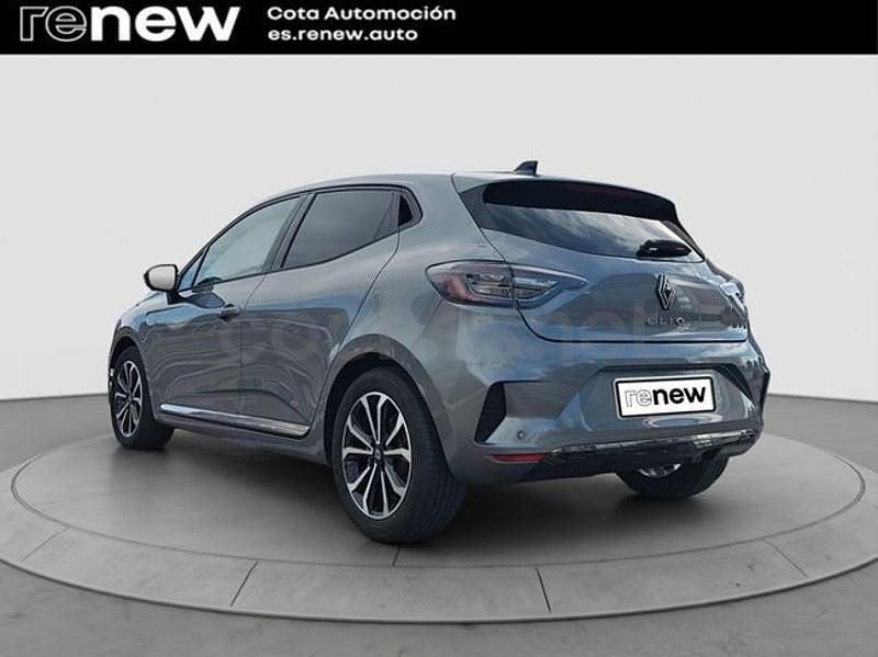 Usado Renault Clio V Techno 143 CV (105 kW) 2025 Gris / plata Berlina