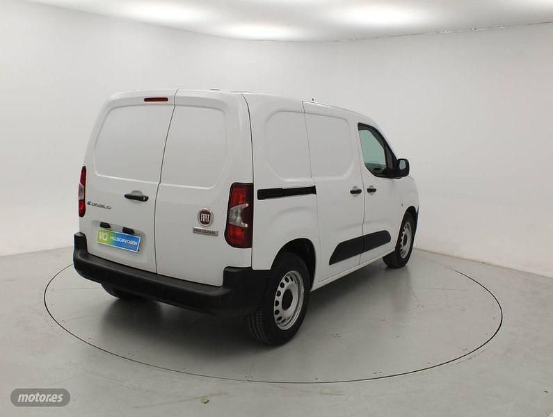 Usado Fiat Doblò 100 kW (136 CV) 2023 Blanco Monovolumen