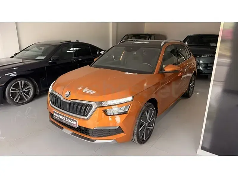 Usado Skoda Kamiq Sport 110 CV (80 kW) 2023 Naranja SUV