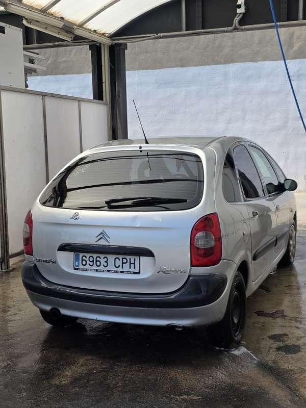 Usado Citroën Xsara Picasso 90 CV (66 kW) 2003 Gris Monovolumen