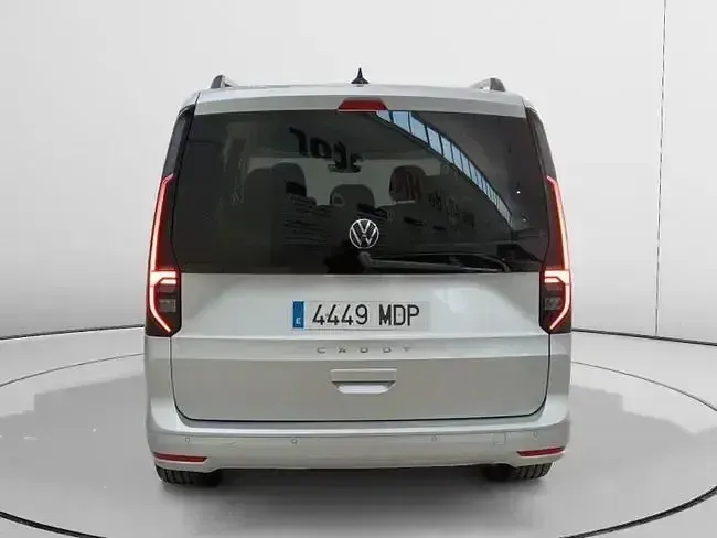 Usado VW Caddy Maxi Life 114 CV (83 kW) 2023 Gris Monovolumen