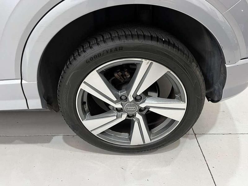 Usado Audi Q2 Sport 150 HP (110 kW) 2018 Cinzento SUV