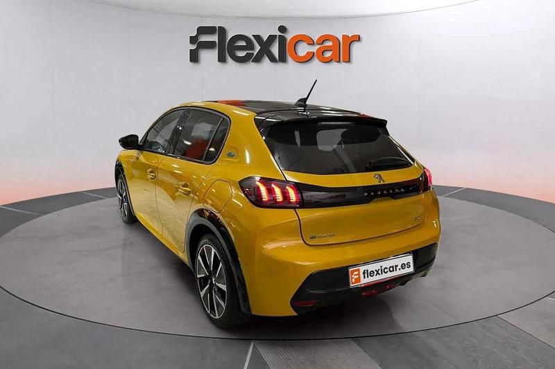 Usado Peugeot 208 GT 100 kW (136 CV) 2022 Amarillo Utilitario