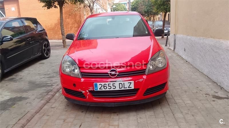 Rojo Usado 2006 Opel Astra Cosmo Berlina | 2200 € (Buen precio) - Imagen 1/4