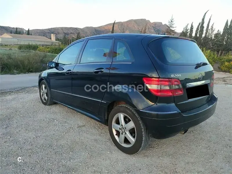 Usado Mercedes B200 140 CV (102 kW) 2007 Negro Monovolumen