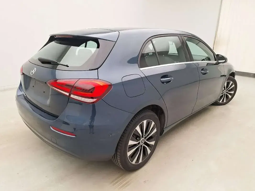 Usado Mercedes A250 218 CV (160 kW) 2022 Azul Utilitario