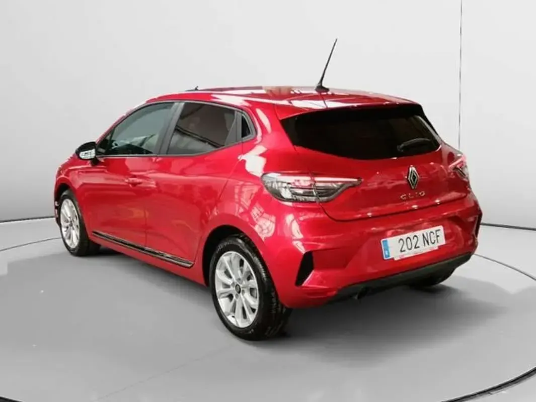Usado Renault Clio Evolution 101 CV (74 kW) 2025 Rojo Utilitario