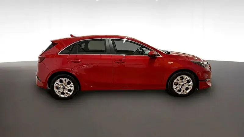 Usado Kia Ceed 100 CV (73 kW) 2022 Rojo Utilitario