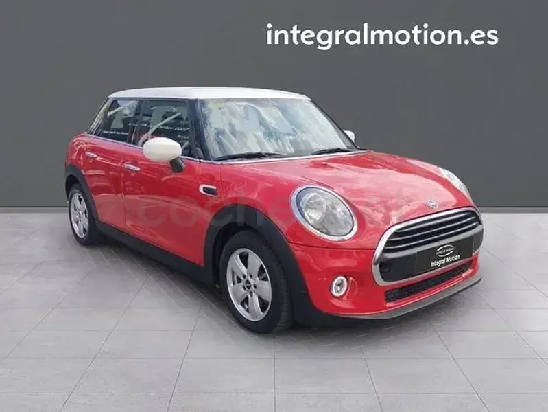 Usado Mini ONE 102 CV (75 kW) 2020 Rojo Utilitario