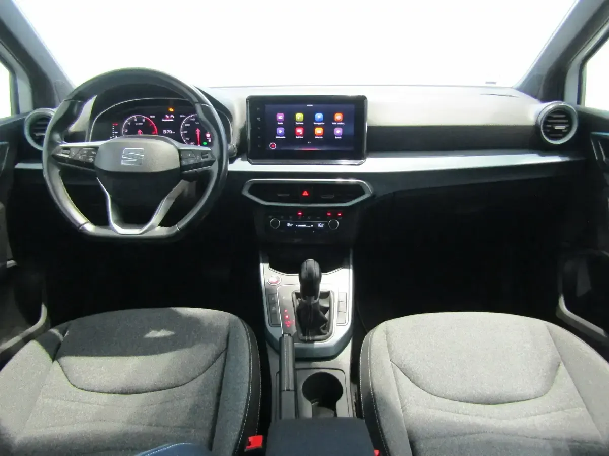 Usado Seat Arona Xperience 110 CV (80 kW) 2022 Blanco SUV