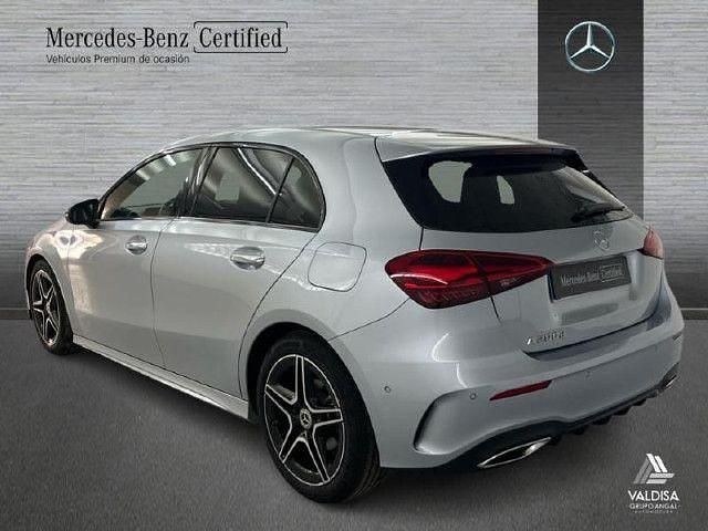 Usado Mercedes A200 AMG line 150 CV (110 kW) 2025 Plata hightech Berlina