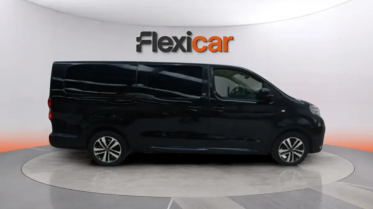 Usado Peugeot Traveller Business-Line 180 CV (132 kW) 2024 Negro Monovolumen