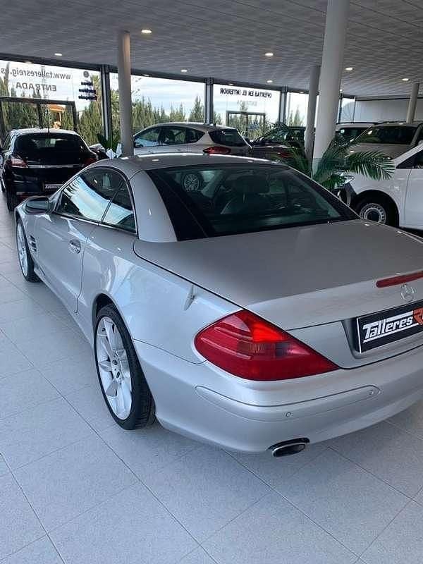 Usado Mercedes SL500 306 CV (225 kW) 2002 Gris Coupe