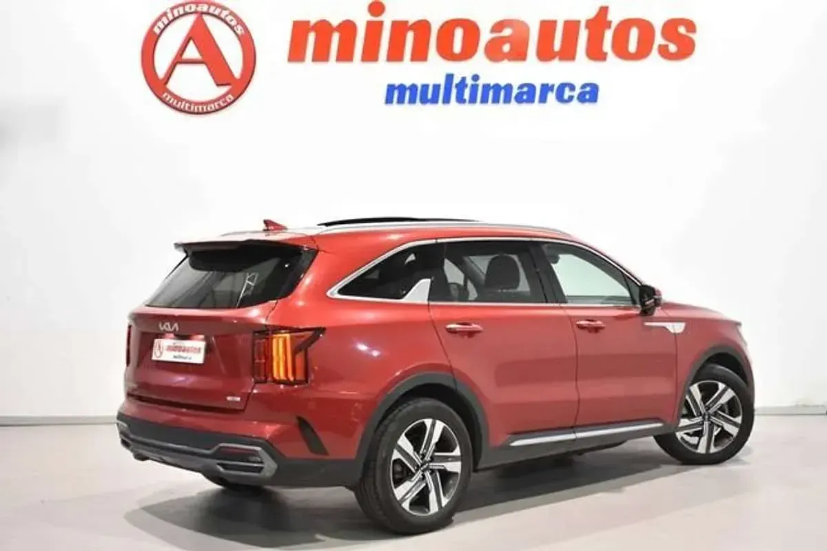 Usado Kia Sorento 232 CV (170 kW) 2023 Rojo SUV