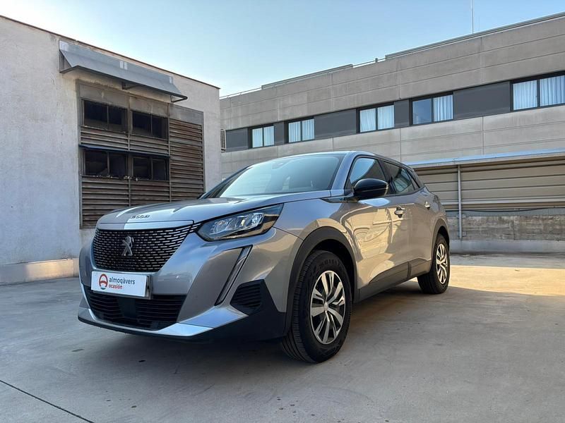 Usado Peugeot e-2008 Active 100 kW (136 CV) 2023 Gris acero SUV