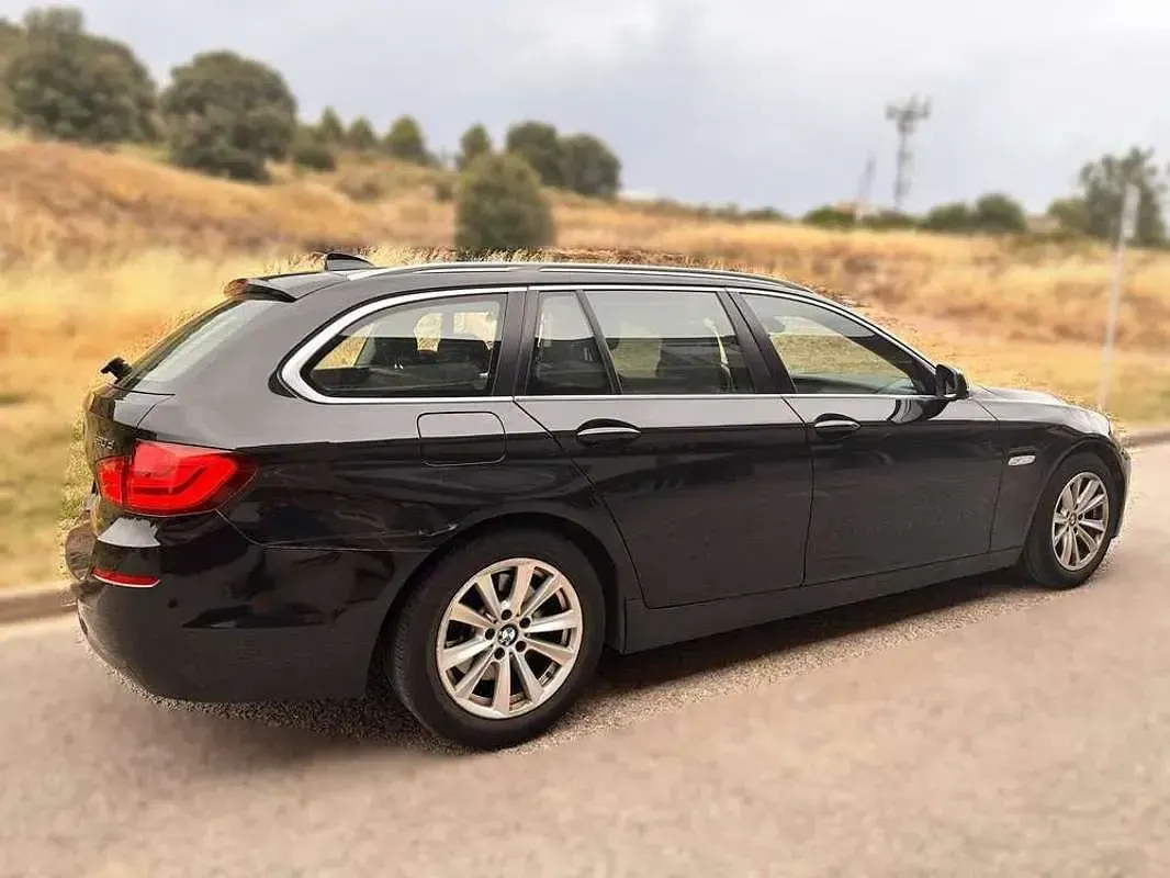 Usado BMW 520 184 CV (135 kW) 2012 Negro Familiar