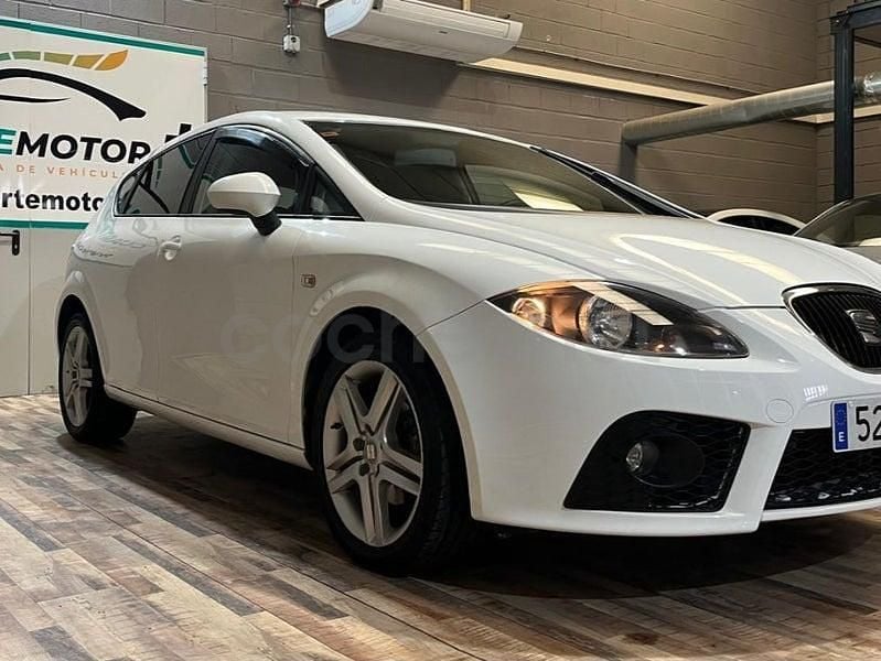Blanco Usado 2011 Seat Leon Sport Utilitario | 9499 € (Precio justo) - Imagen 1/4