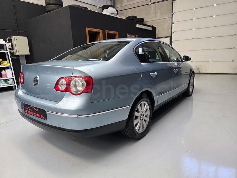 Usado VW Passat Highline 140 CV (102 kW) 2007 Azul Berlina
