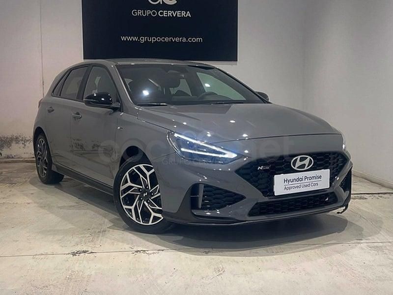 Usado Hyundai i30 N Line 120 CV (88 kW) 2025 Gris / plata Berlina