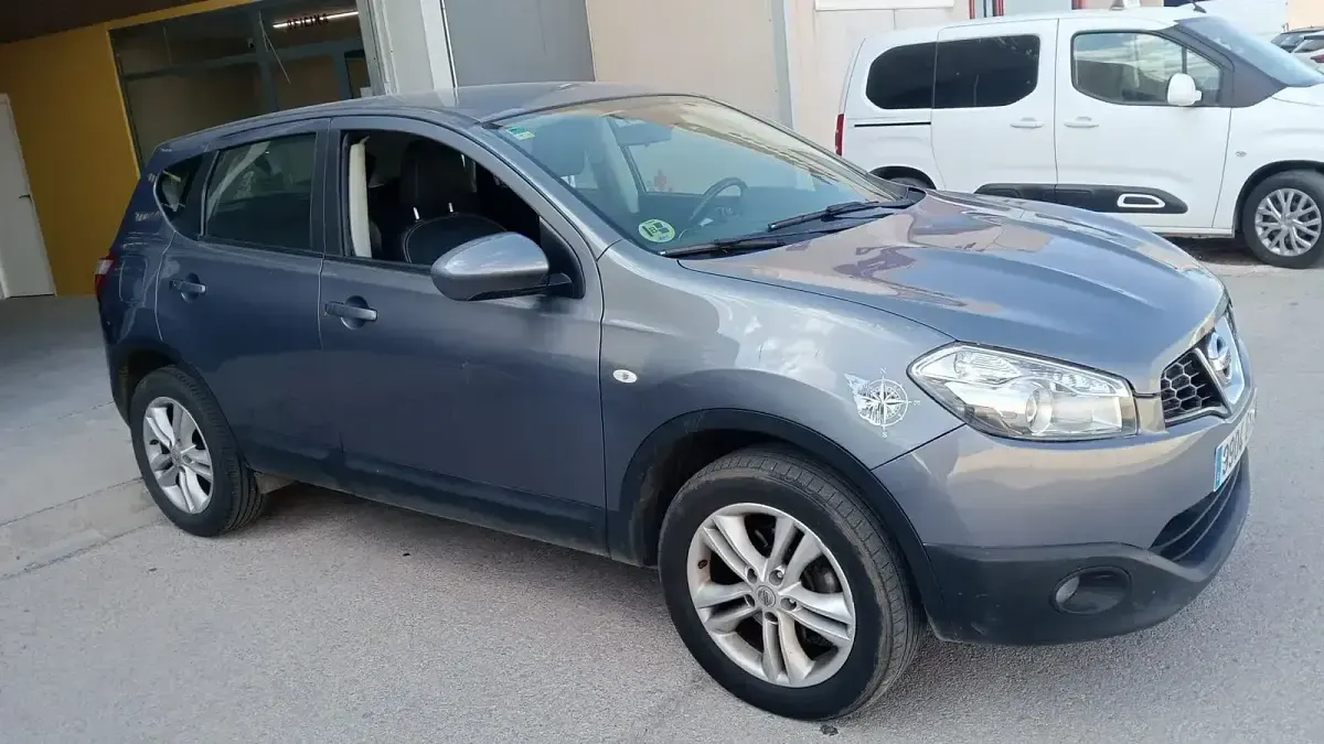 Usado Nissan Qashqai Premium Edition 110 CV (80 kW) 2010 Gris SUV