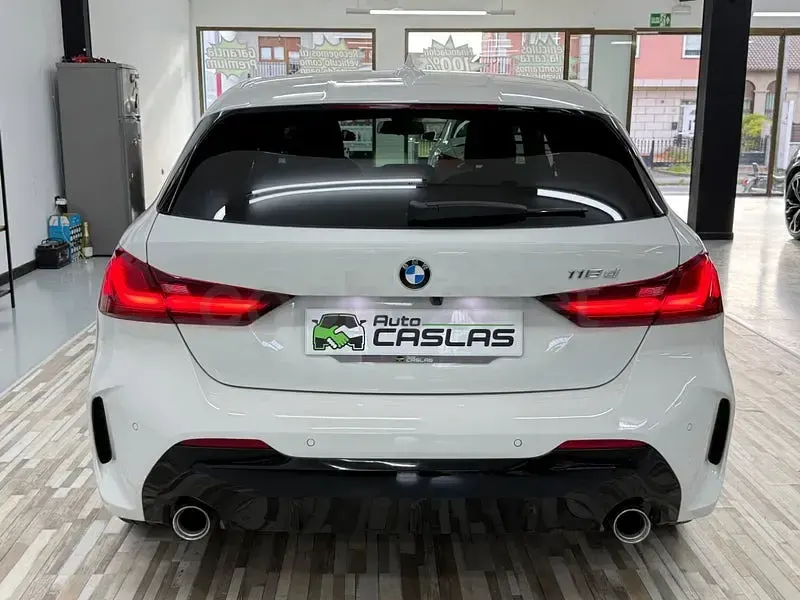 Używany BMW 118 Shadowline 150 KM (110 kW) 2025 Biały Hatchback