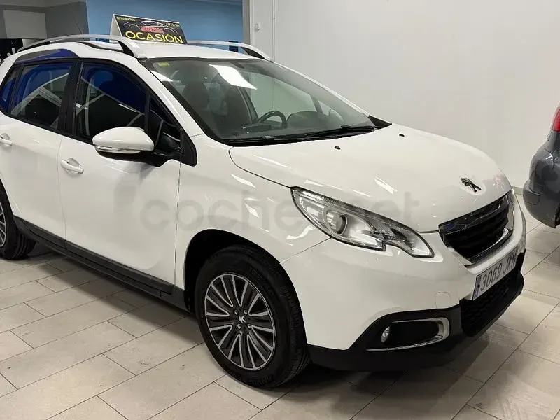 Usado Peugeot 2008 Style 100 CV (73 kW) 2015 Blanco SUV
